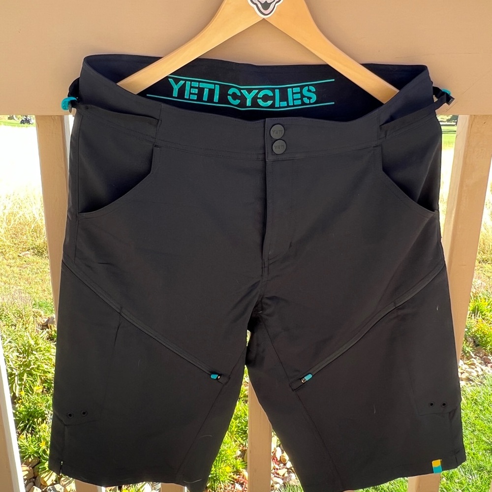 Yeti Cycles Freeland 2.0 Mountain Bike Short - Men’s M Black